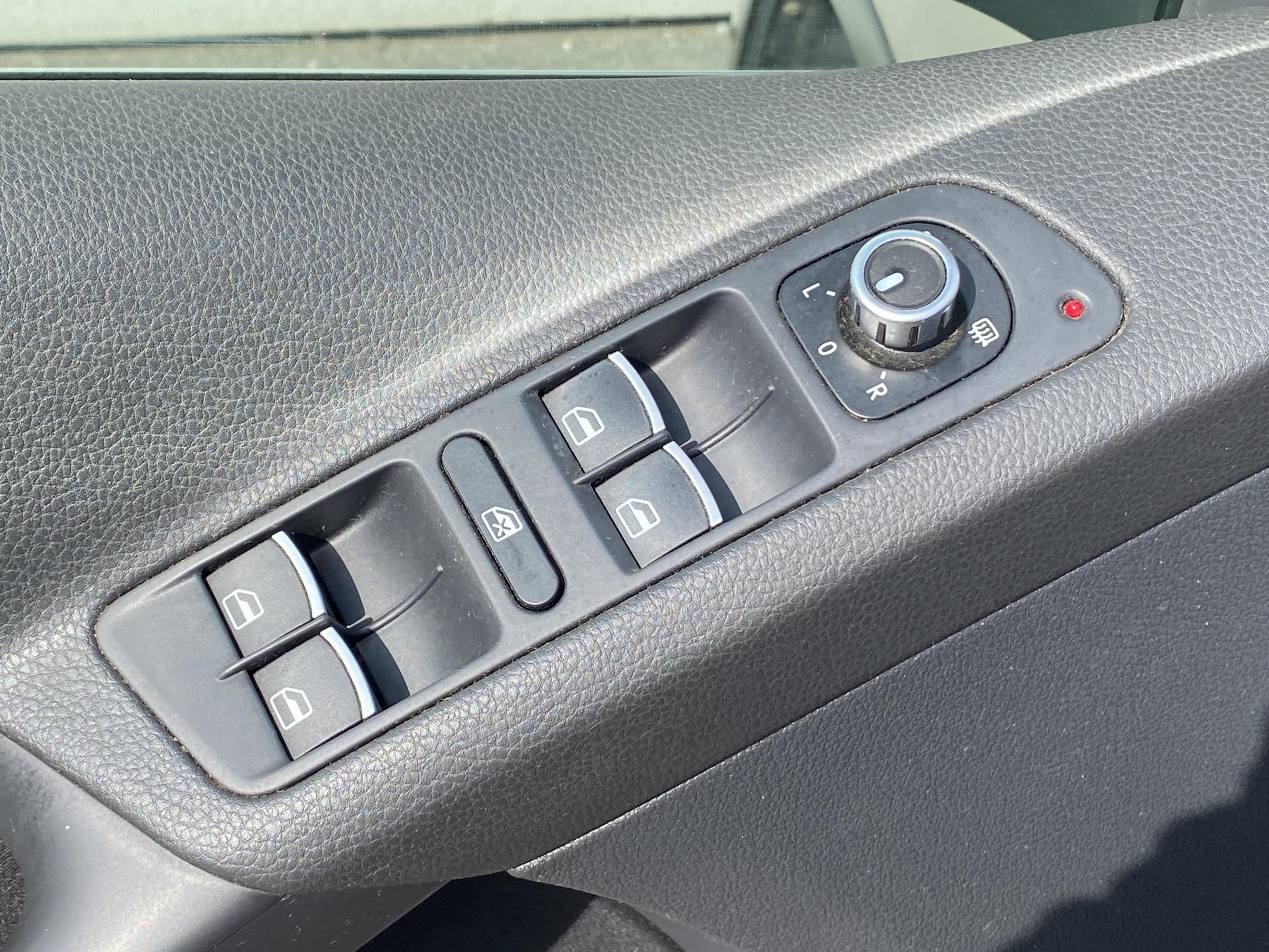 Volkswagen Tiguan, 2013 - pohled č. 12