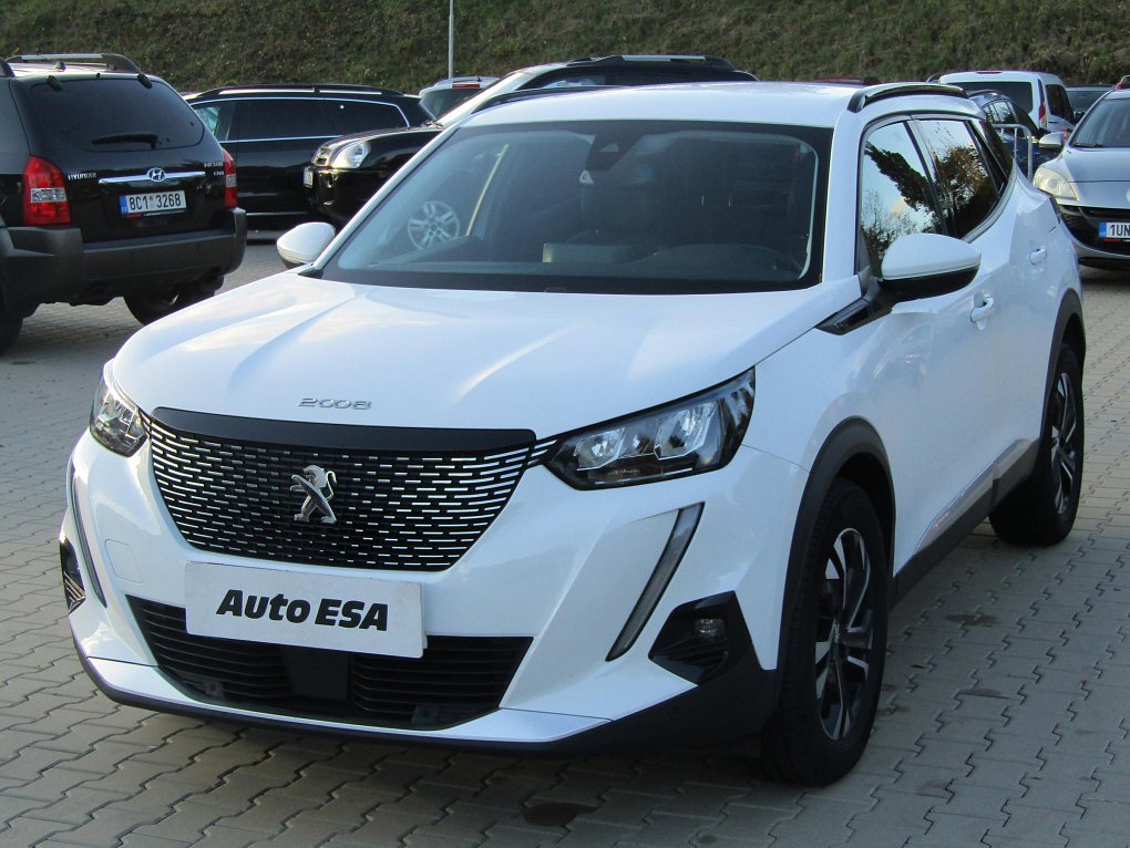 Peugeot 2008 1.2i 