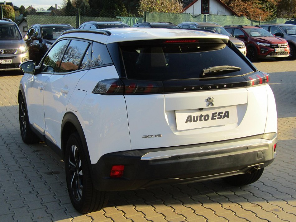 Peugeot 2008 1.2i 