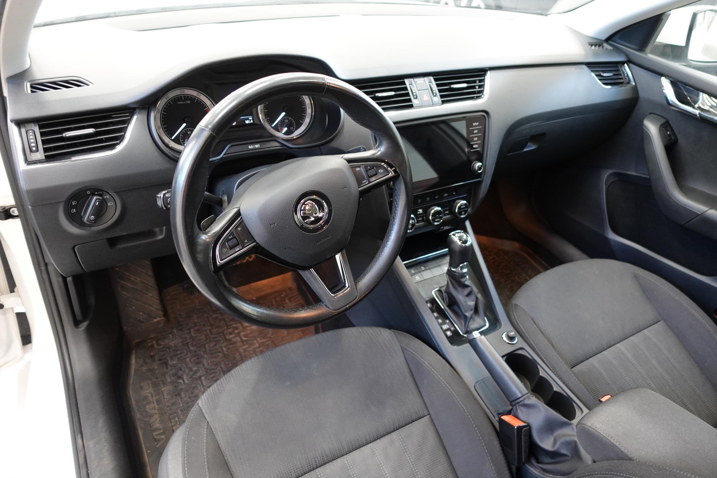 Škoda Octavia III, 2019 - pohled č. 21