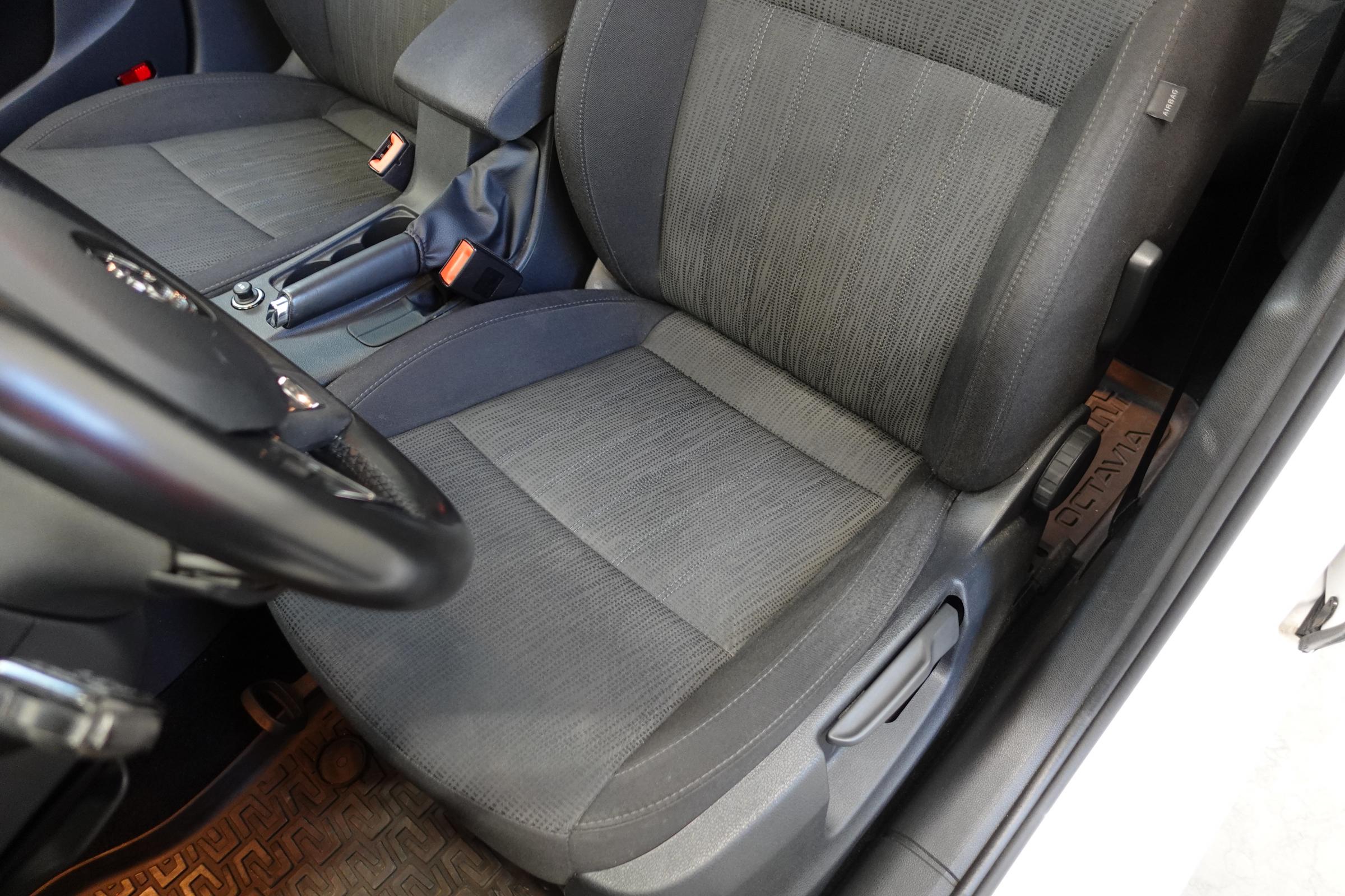 Škoda Octavia III, 2019 - pohled č. 9