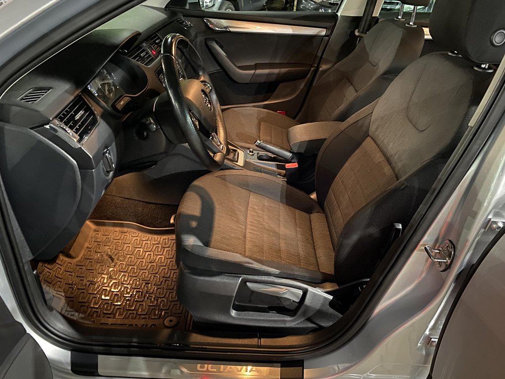 Škoda Octavia III 1.6TDi Elegance