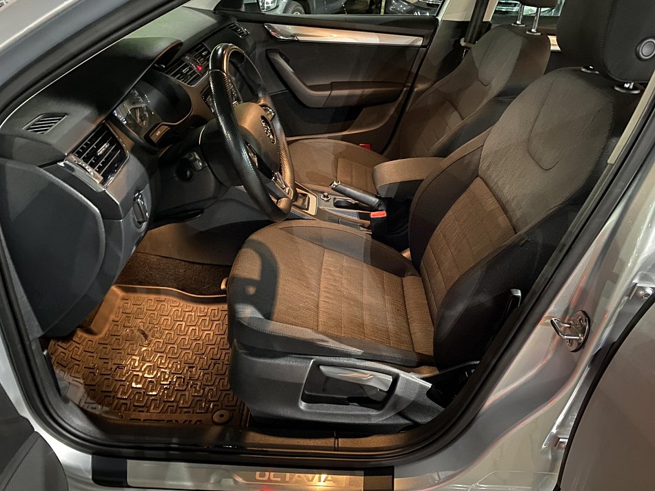 Škoda Octavia III 1.6TDi Elegance