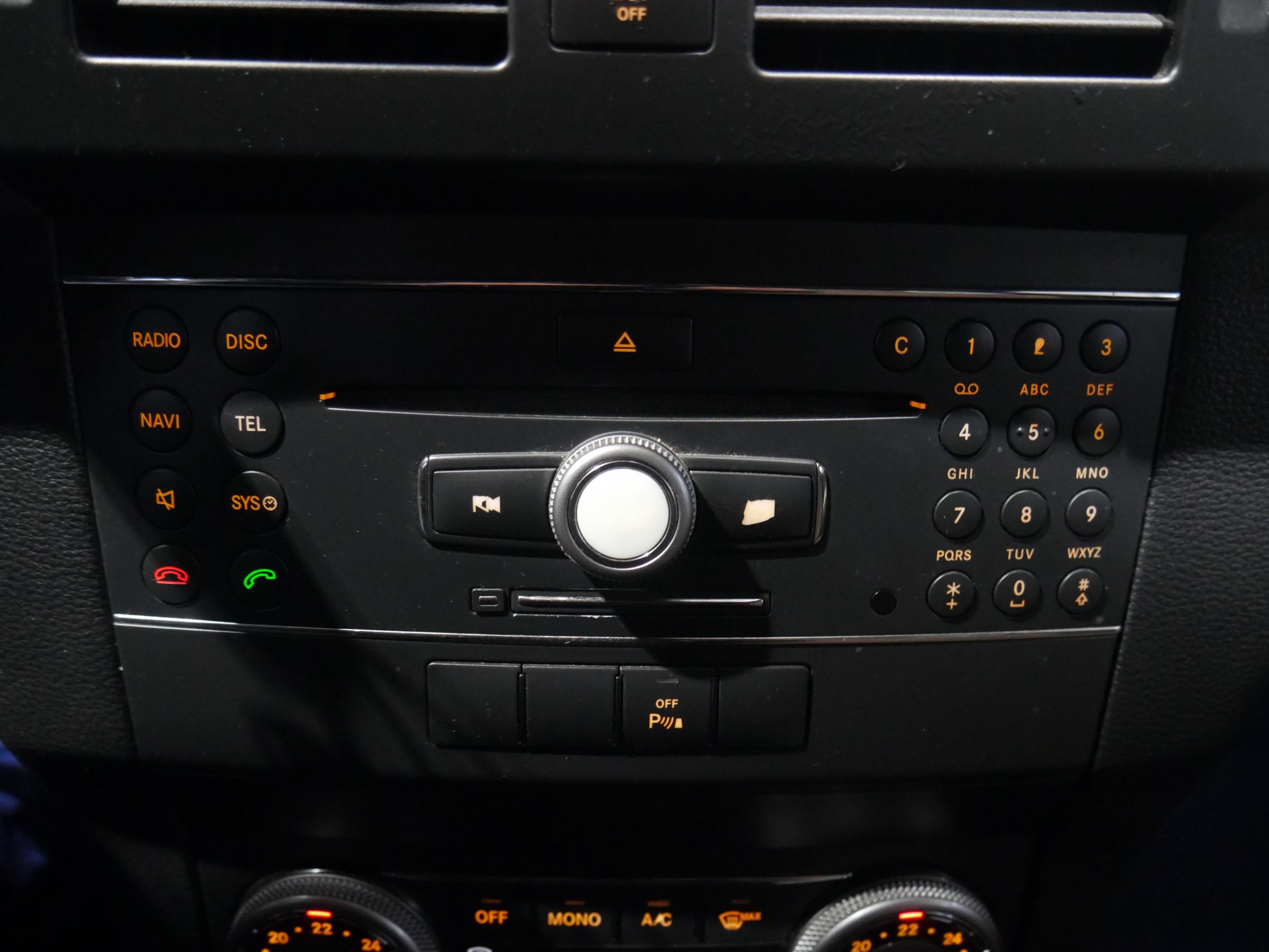 Mercedes-Benz GLK, 2009 - pohled č. 15