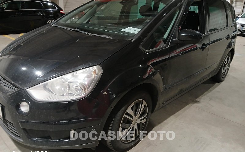 Ford S-MAX 2.0. 