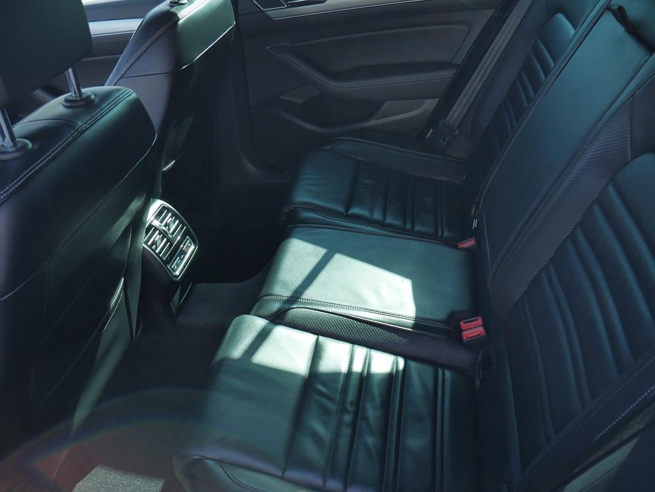 Volkswagen Passat 2.0 Bi-TDi R-Line 4x4