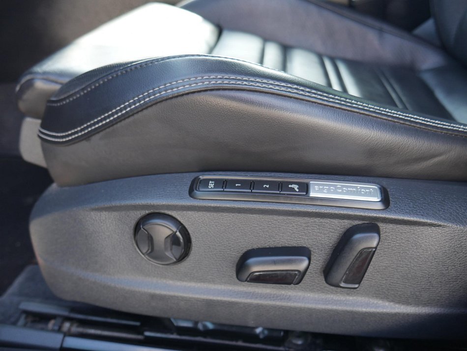 Volkswagen Passat 2.0 Bi-TDi R-Line 4x4