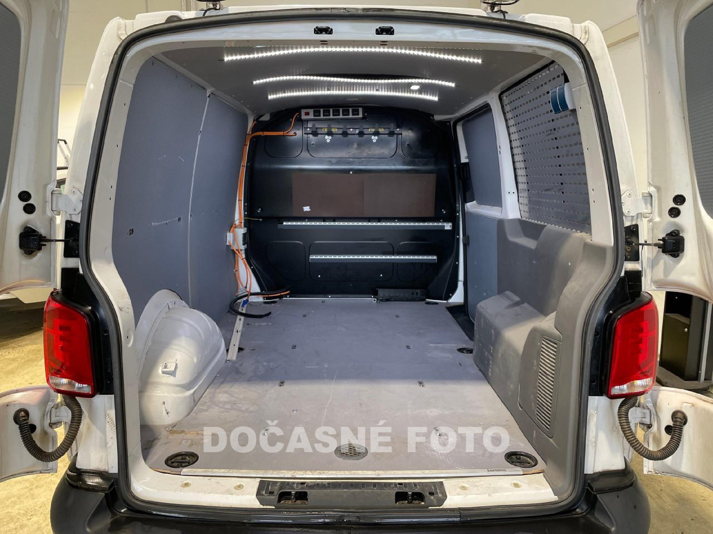 Volkswagen Transporter, 2021 - pohled č. 7