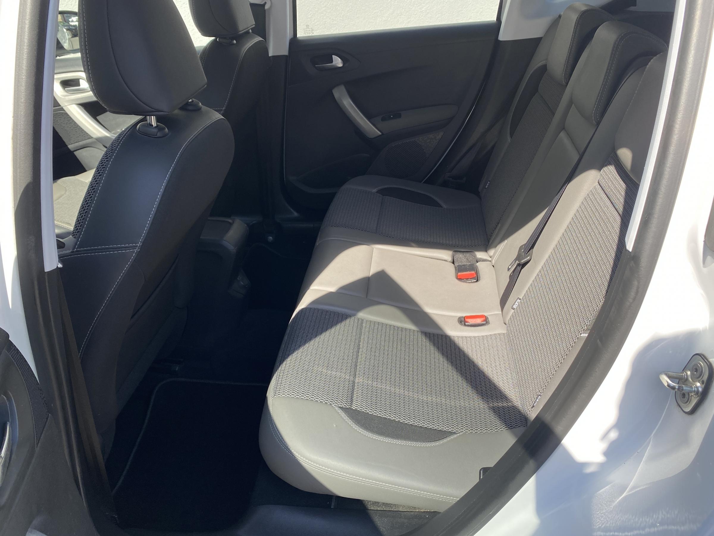 Peugeot 2008, 2016 - pohled č. 10