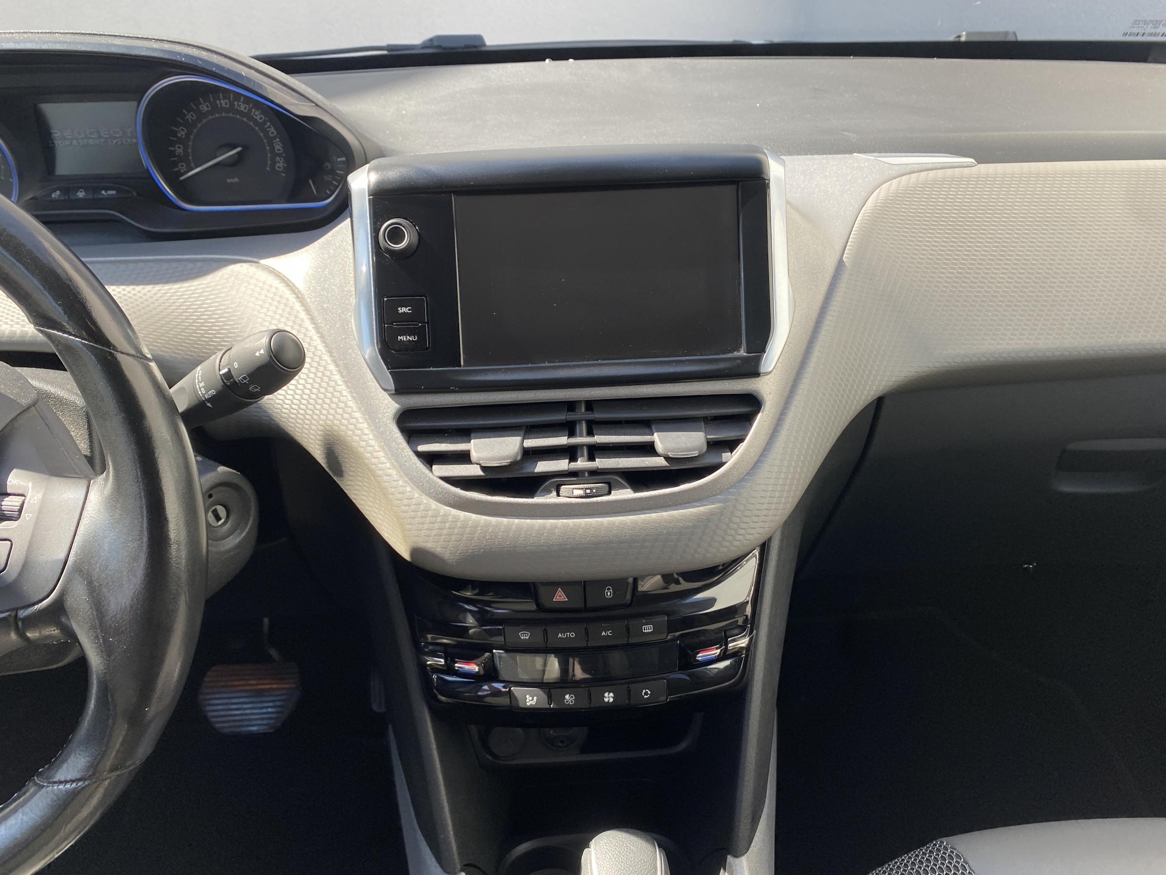 Peugeot 2008, 2016 - pohled č. 12