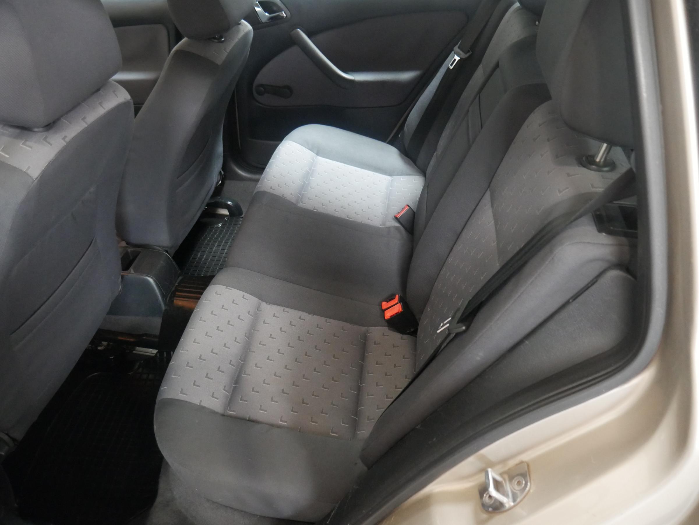 Škoda Octavia, 2004 - pohled č. 10