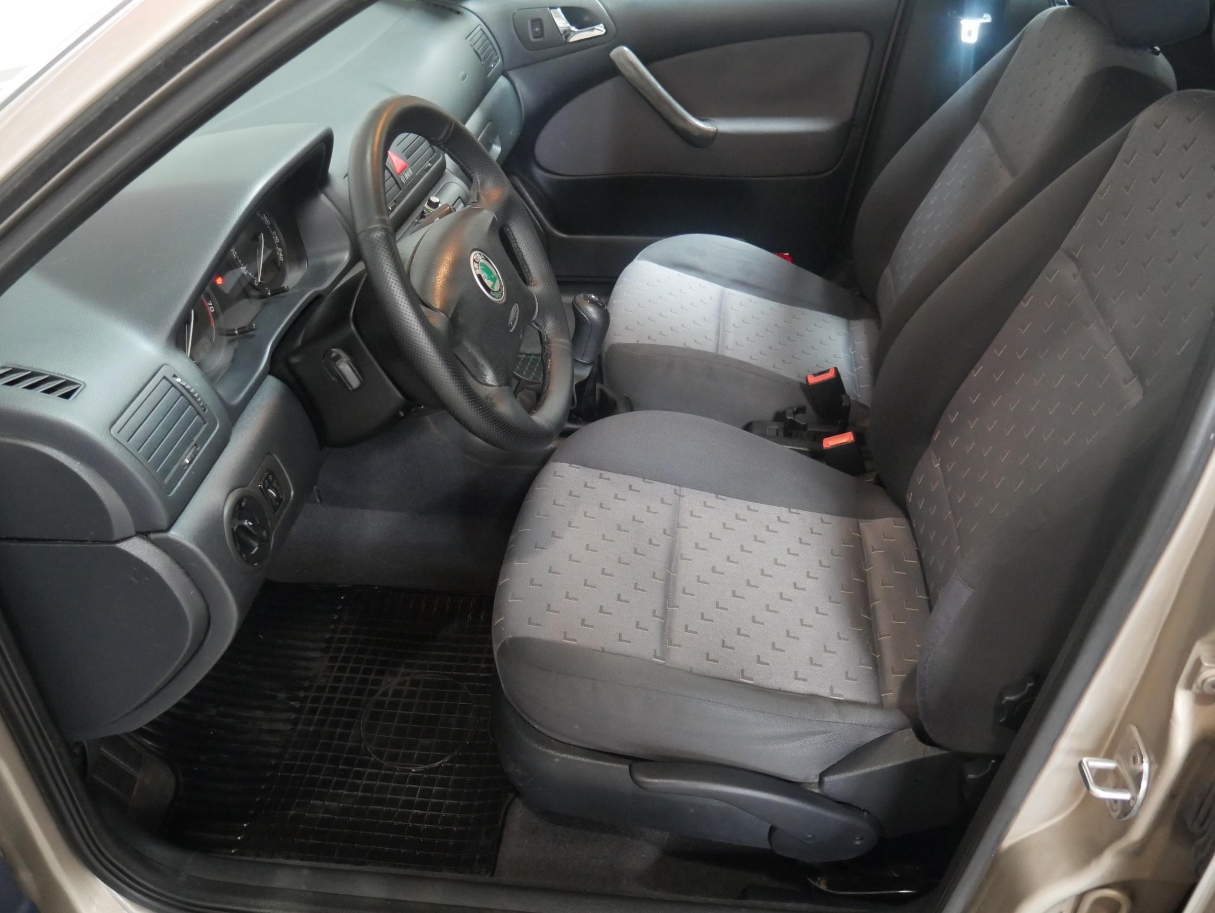 Škoda Octavia, 2004 - pohled č. 9