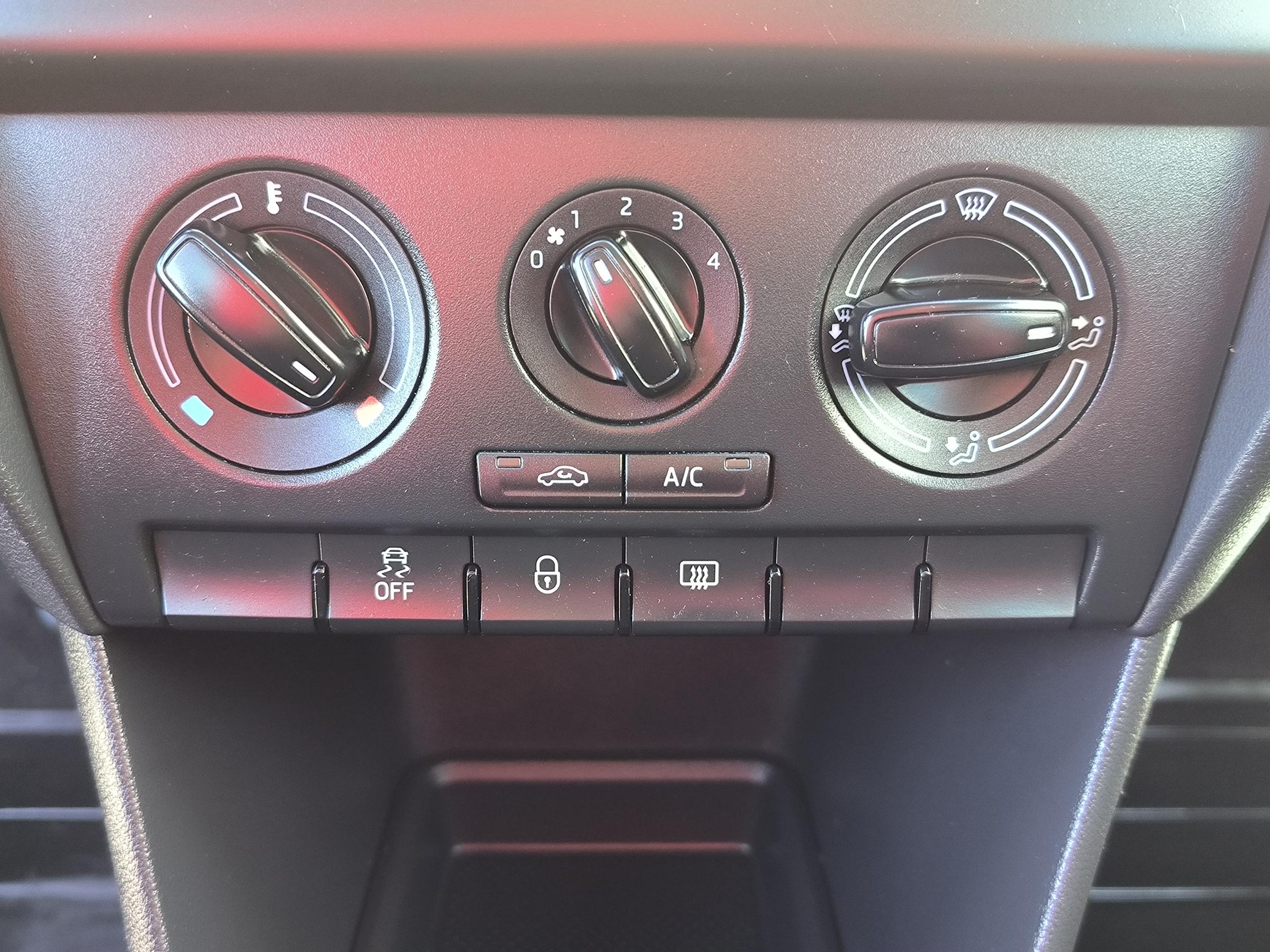 Škoda Rapid, 2015 - pohled č. 12