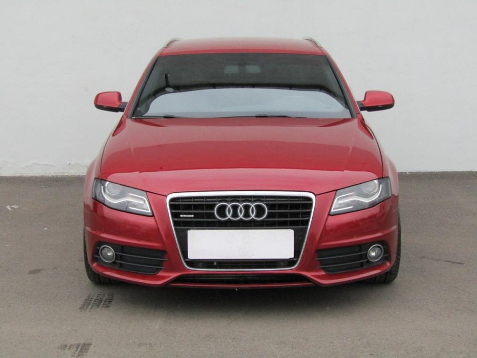 Audi A4 2.0 TDi S-line avant