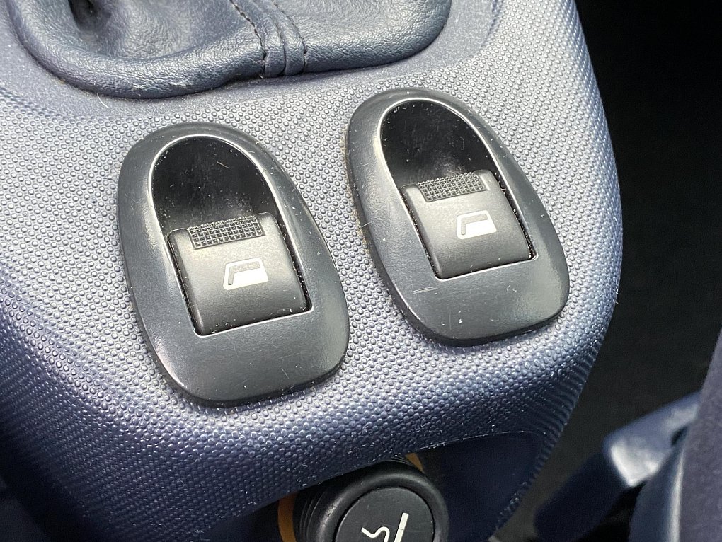 Peugeot 1007 1.4i 