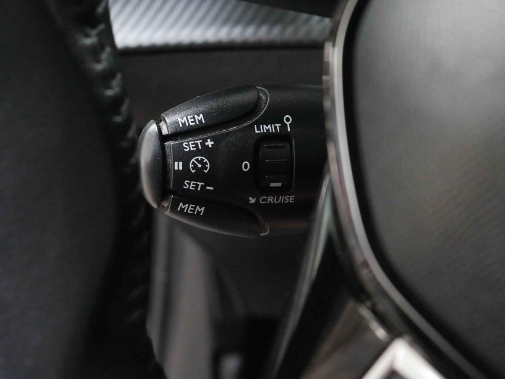 Peugeot 208 1.2PT 