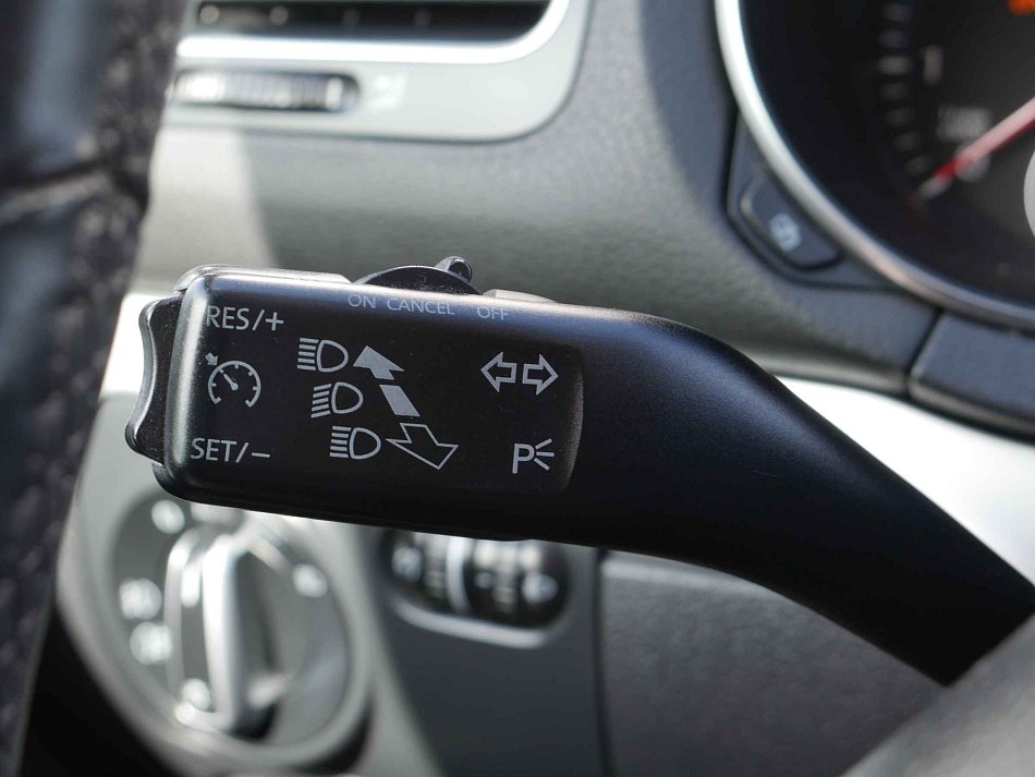 Volkswagen Golf 1.4 TSI 