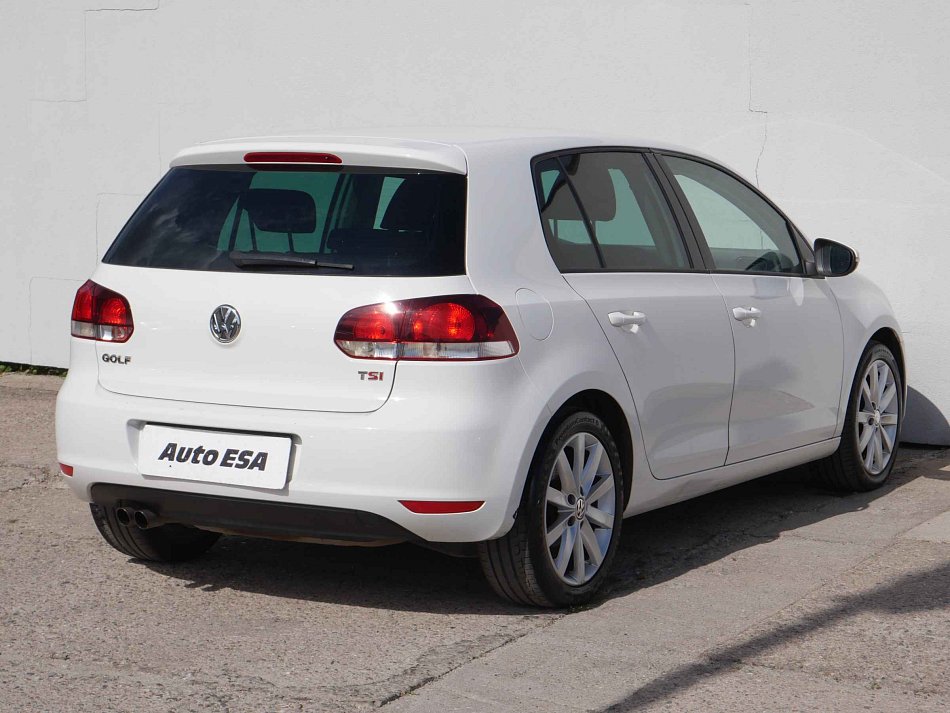Volkswagen Golf 1.4 TSI 