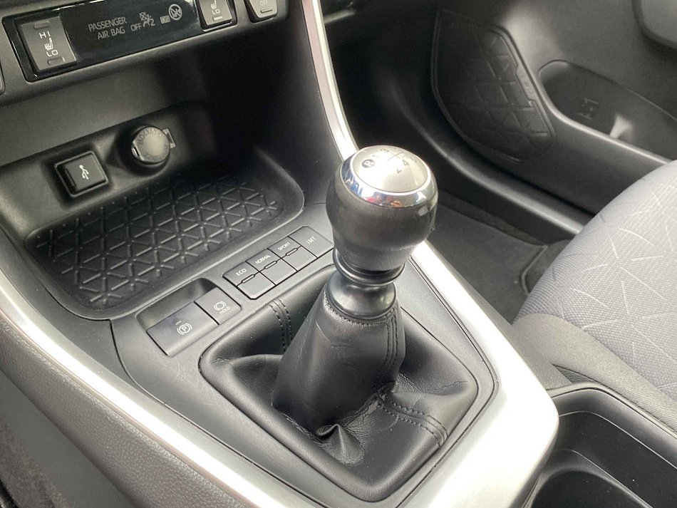Toyota RAV4 2.0i 16V 
