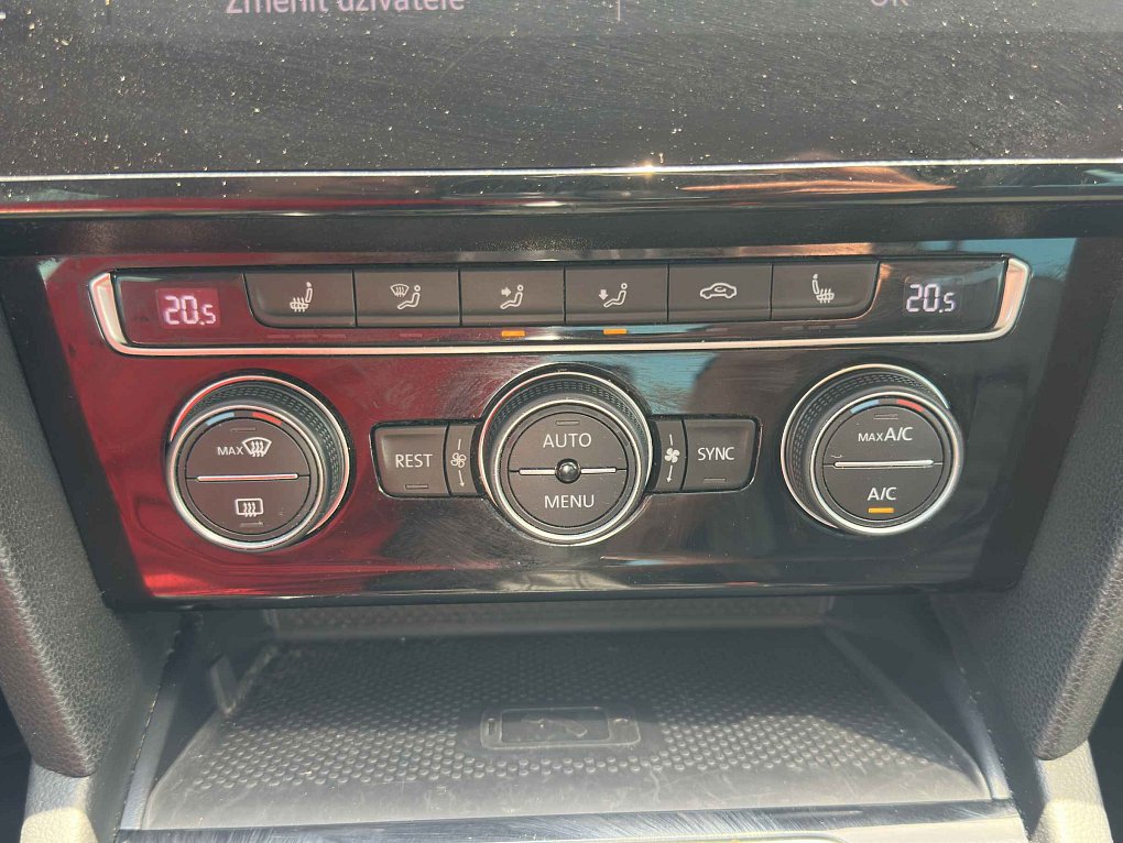 Volkswagen Passat 2.0TSi 
