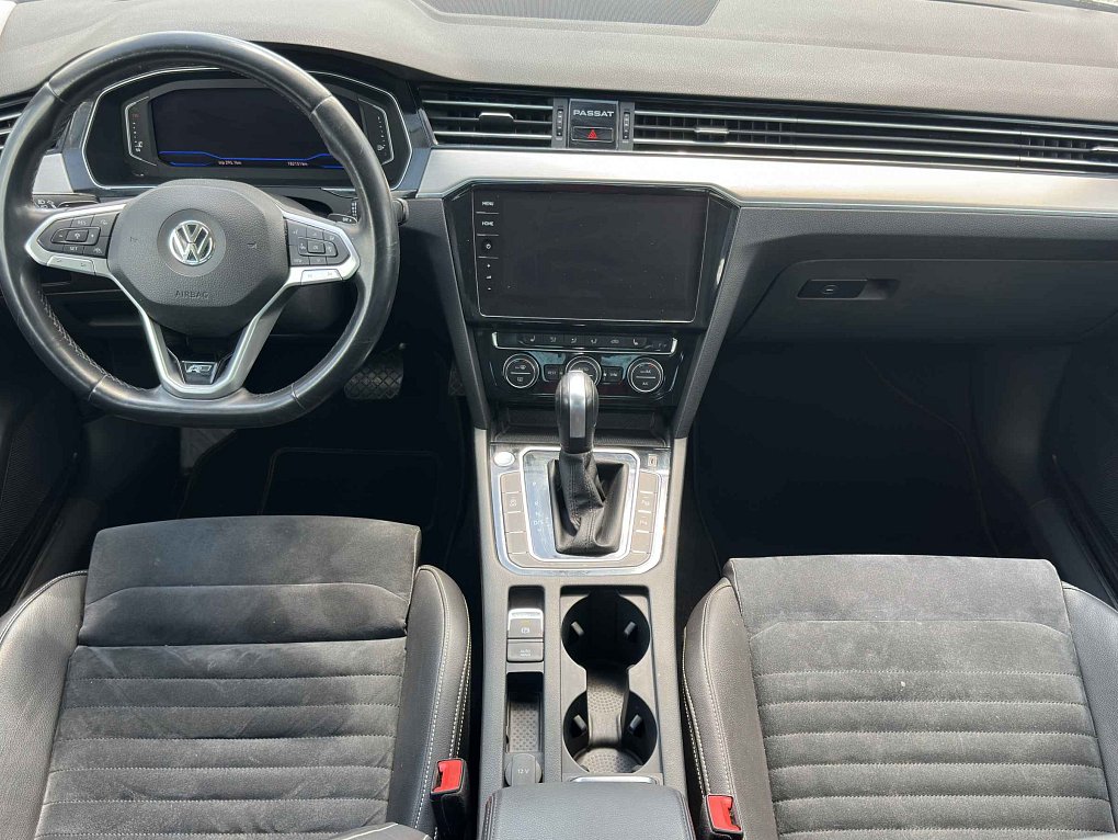Volkswagen Passat 2.0TSi 