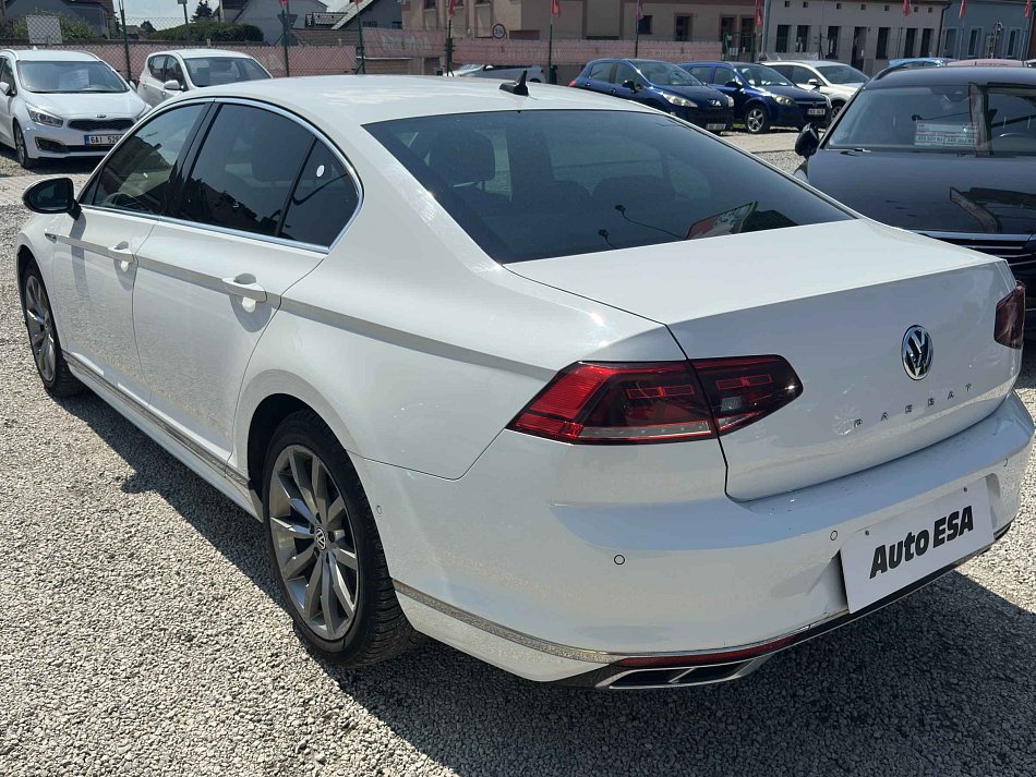 Volkswagen Passat 2.0TSi 