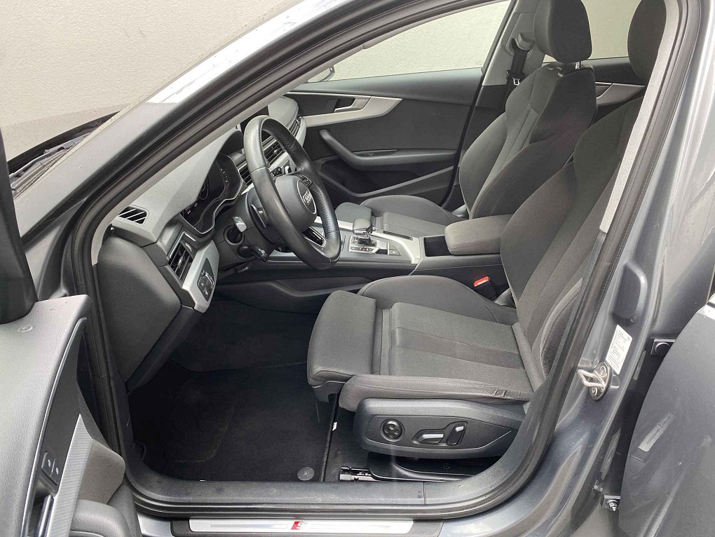 Audi A4 2.0 TDi S-line