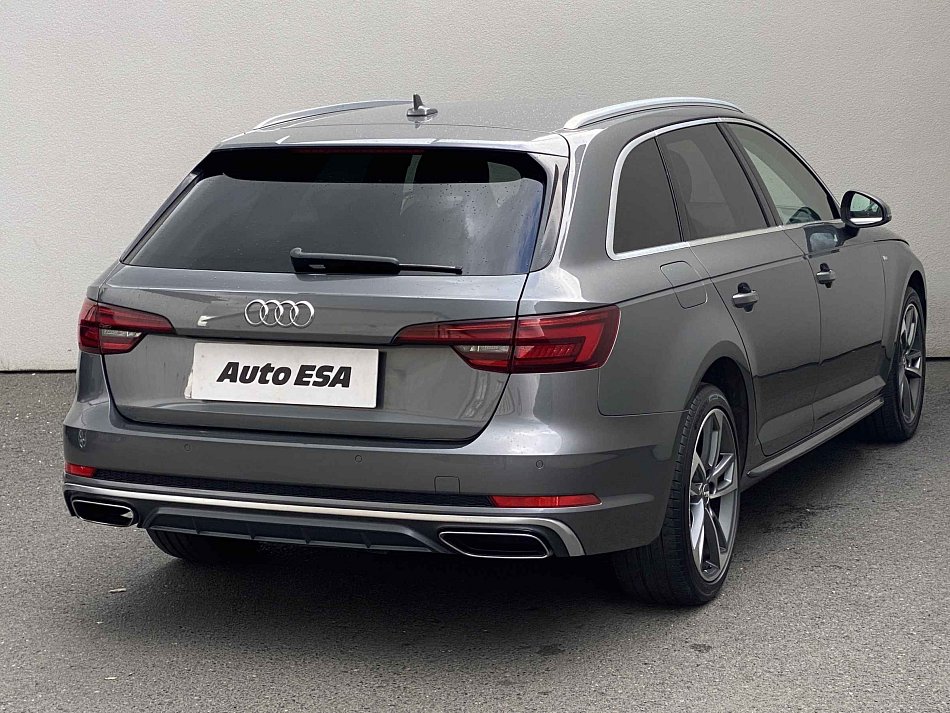 Audi A4 2.0 TDi S-line