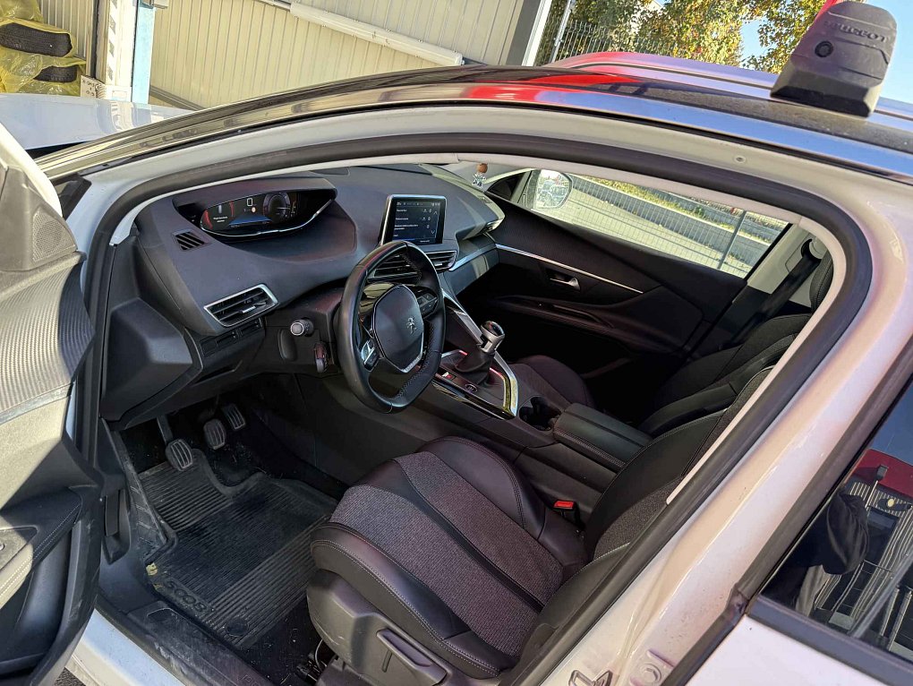 Peugeot 5008 1.5 HDi 