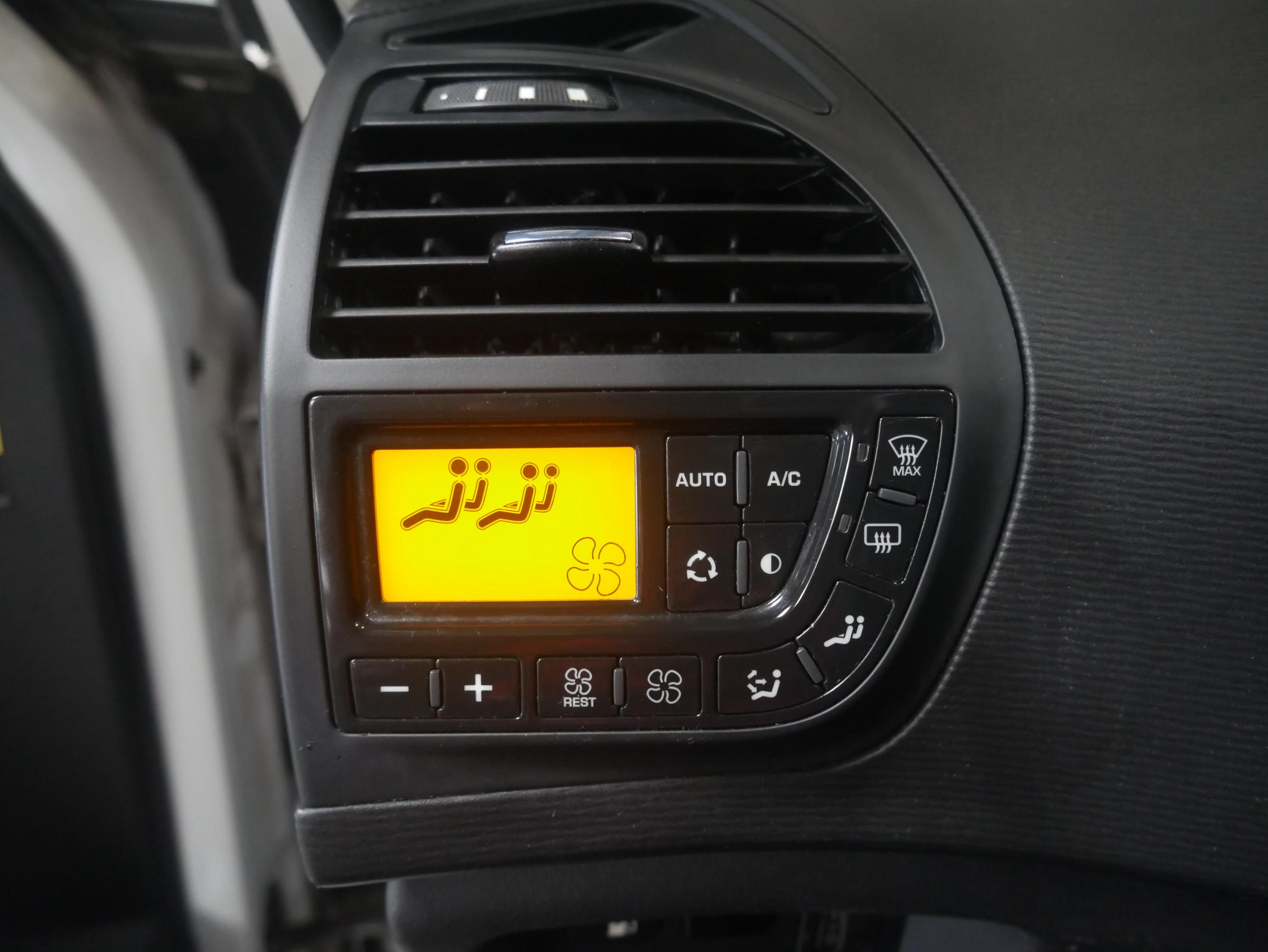 Citroën C4 Picasso, 2013 - pohled č. 17