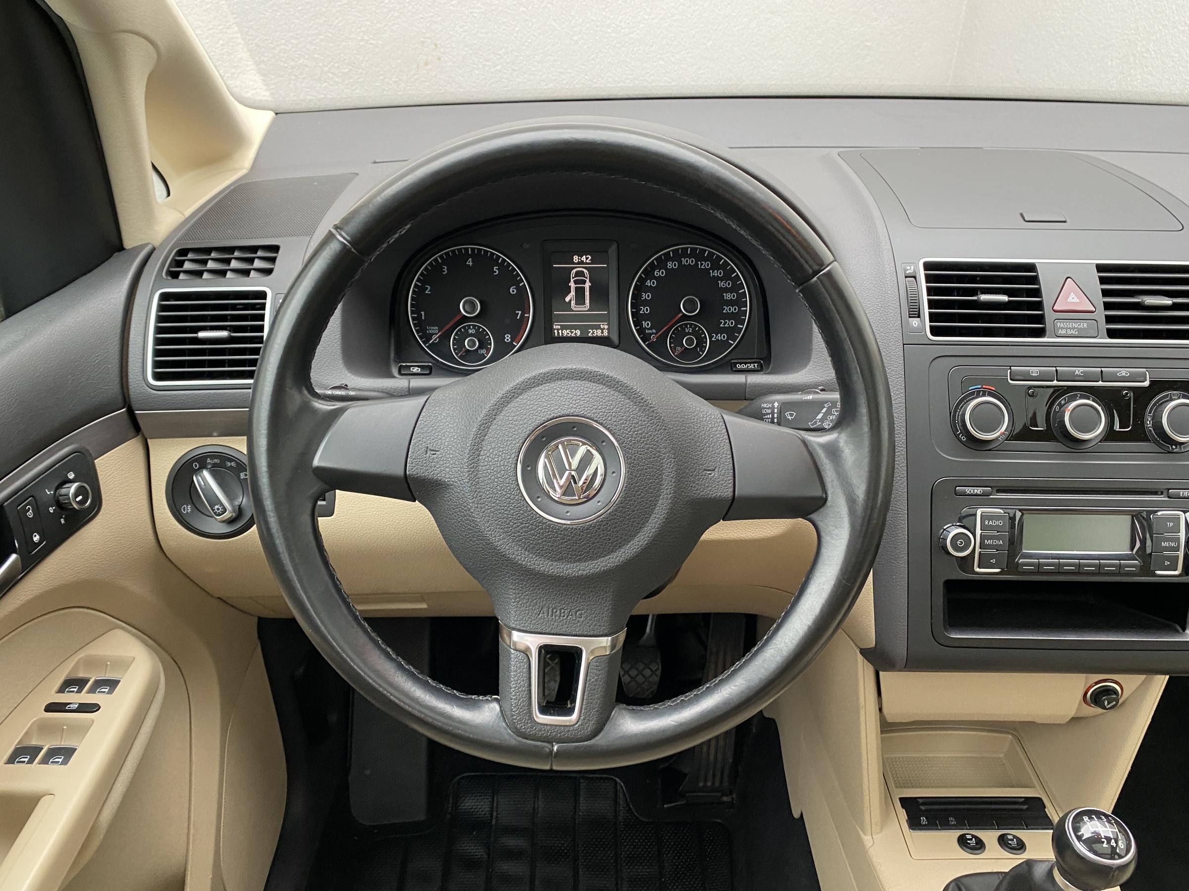 Volkswagen Touran, 2011 - pohled č. 11