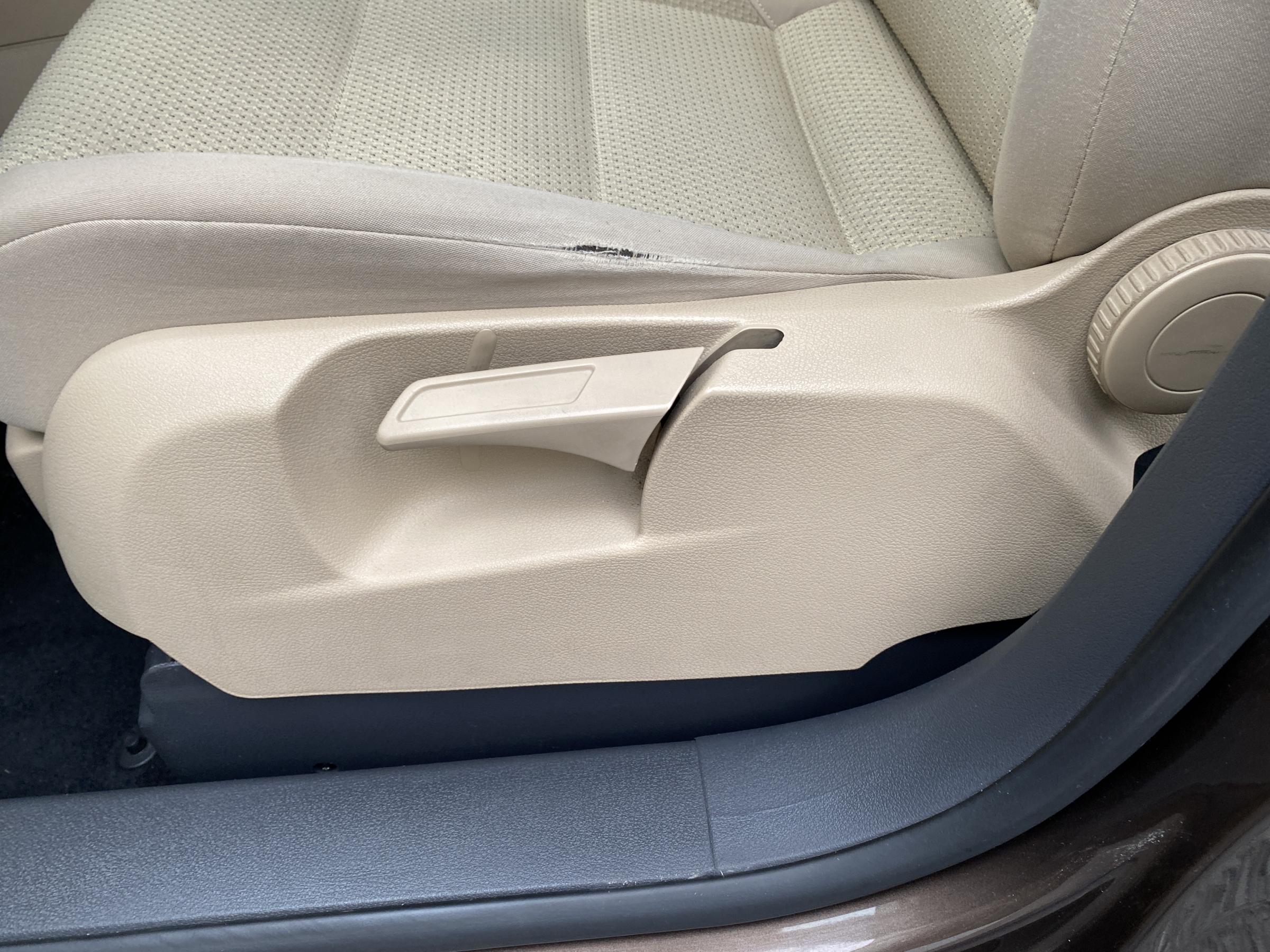 Volkswagen Touran, 2011 - pohled č. 14