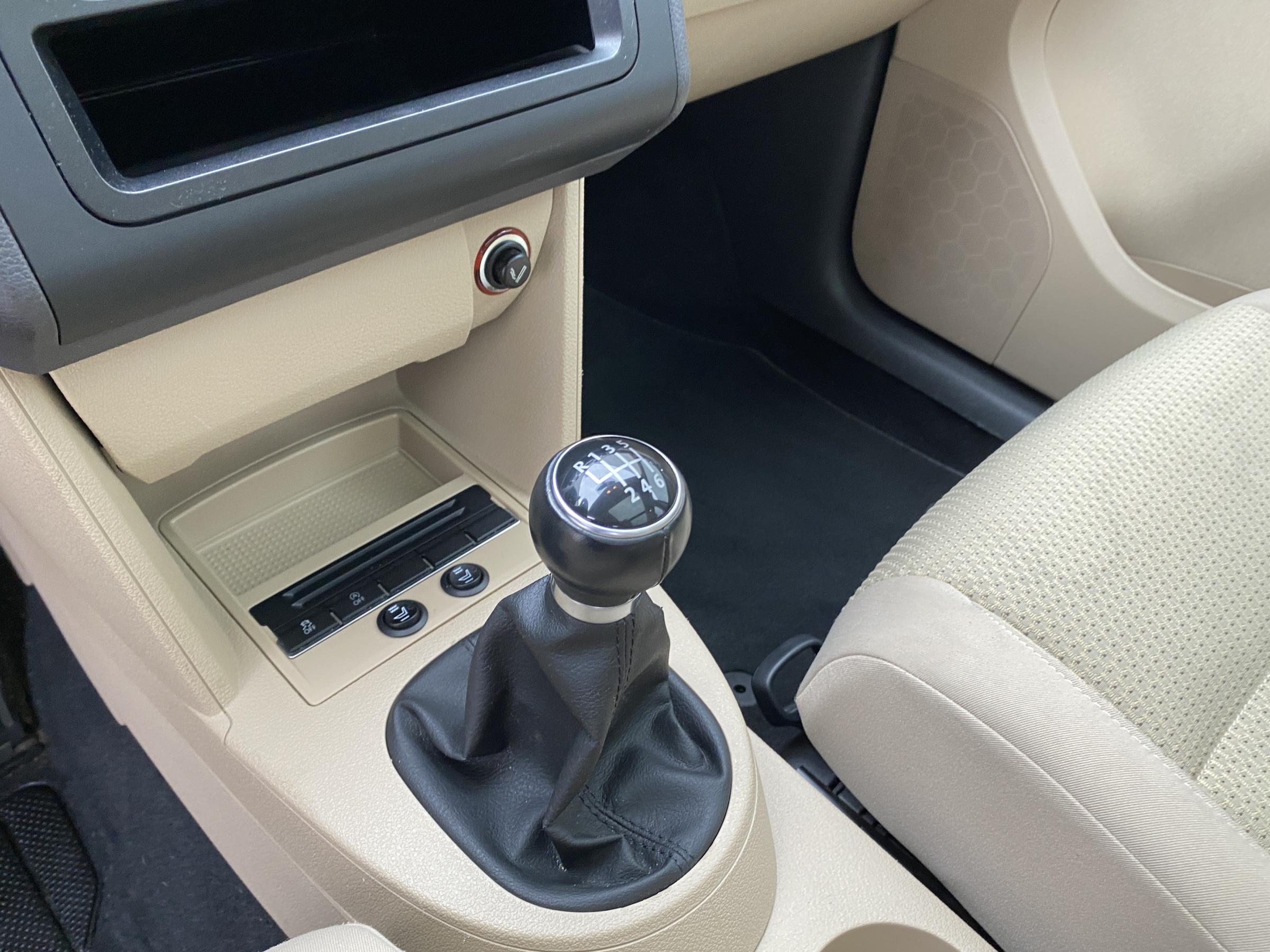 Volkswagen Touran, 2011 - pohled č. 16