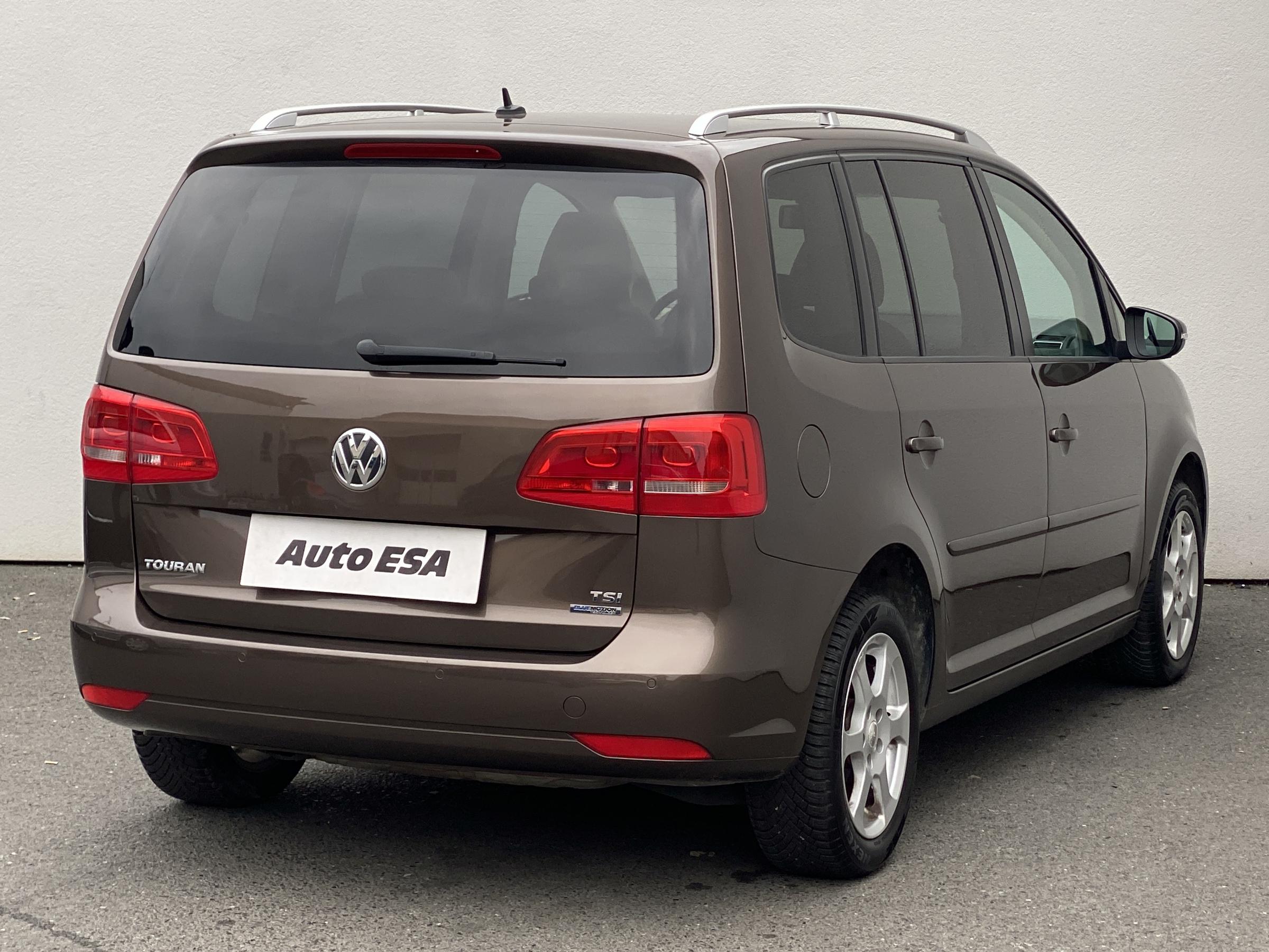 Volkswagen Touran, 2011 - pohled č. 4