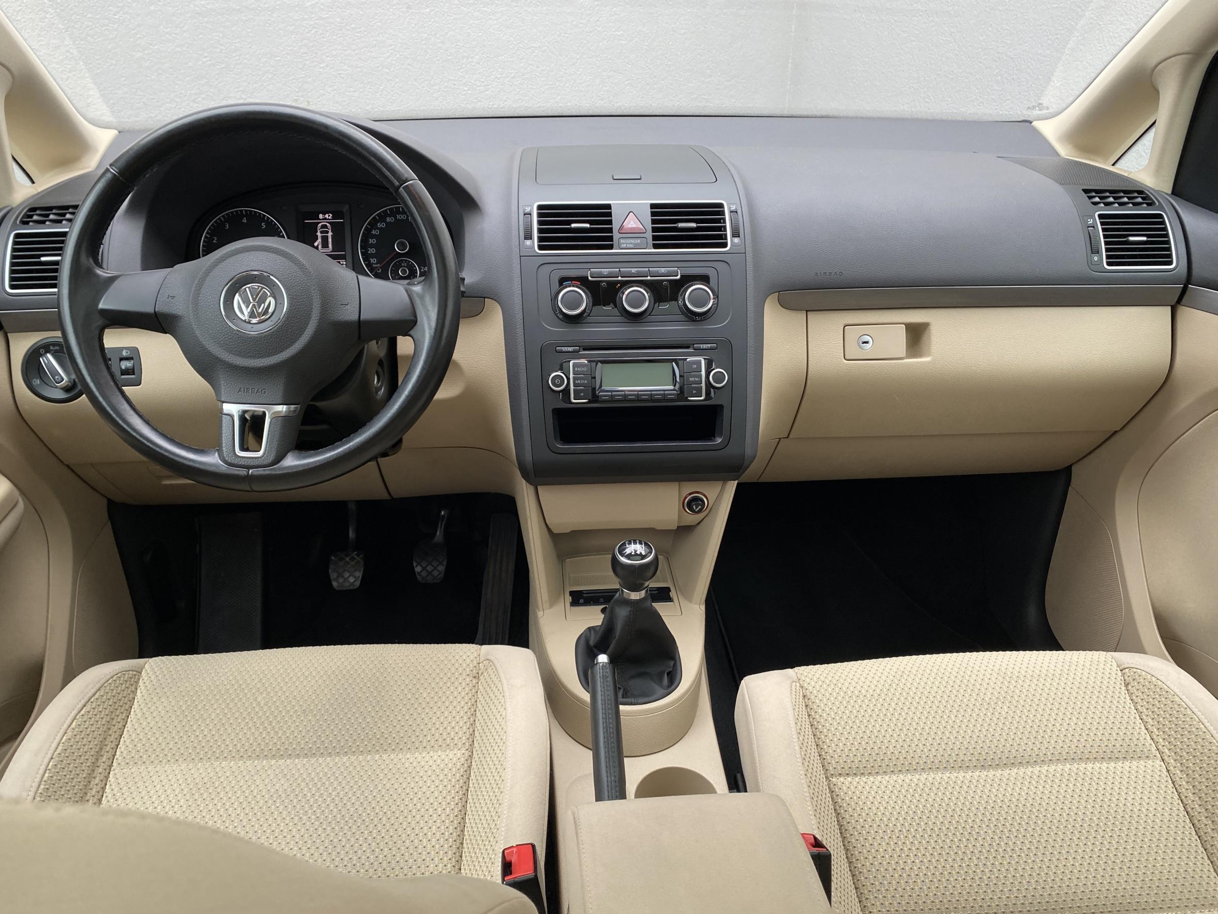 Volkswagen Touran, 2011 - pohled č. 8