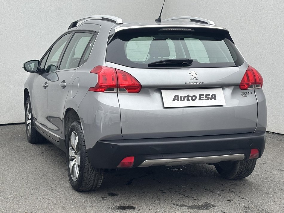 Peugeot 2008 1.2 VTi Allure
