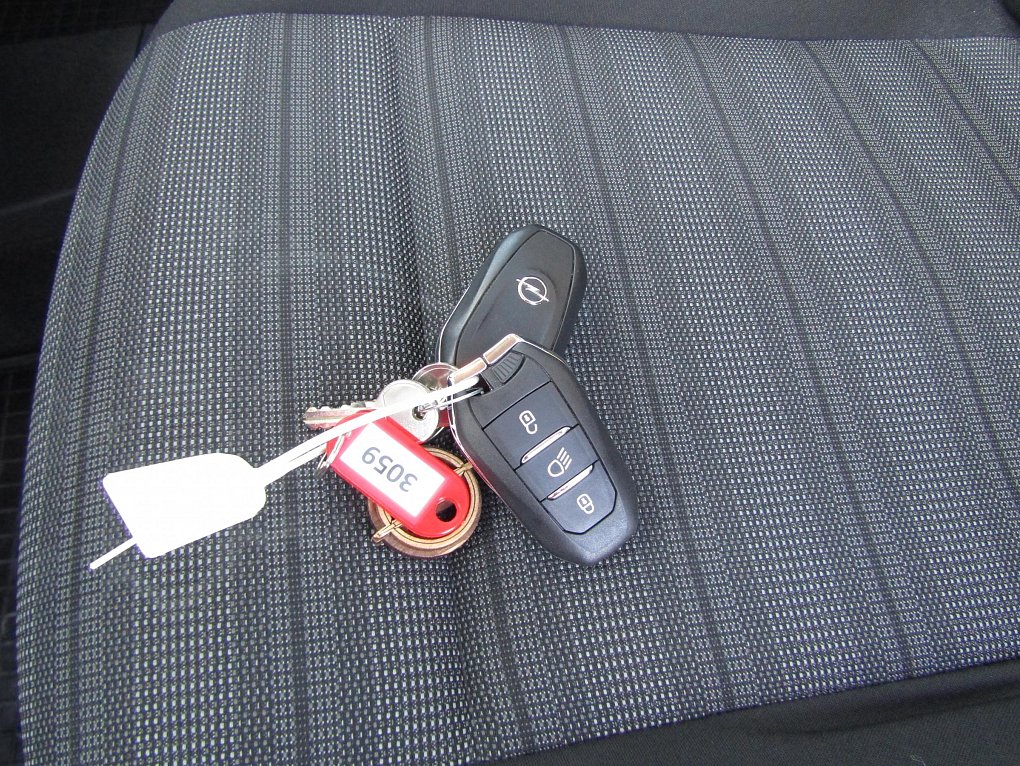 Opel Combo 1.2T Elegance