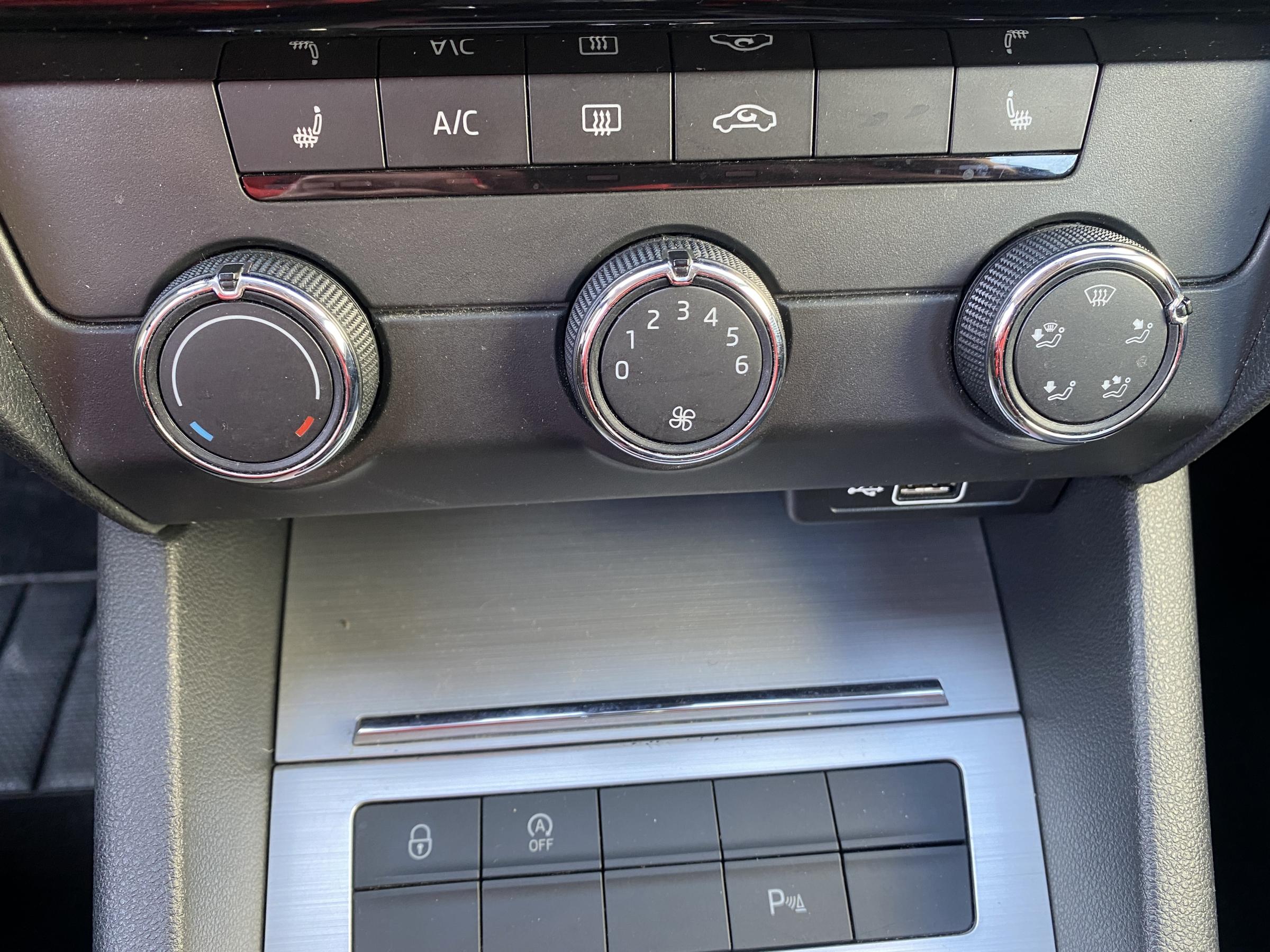 Škoda Octavia III, 2018 - pohled č. 13