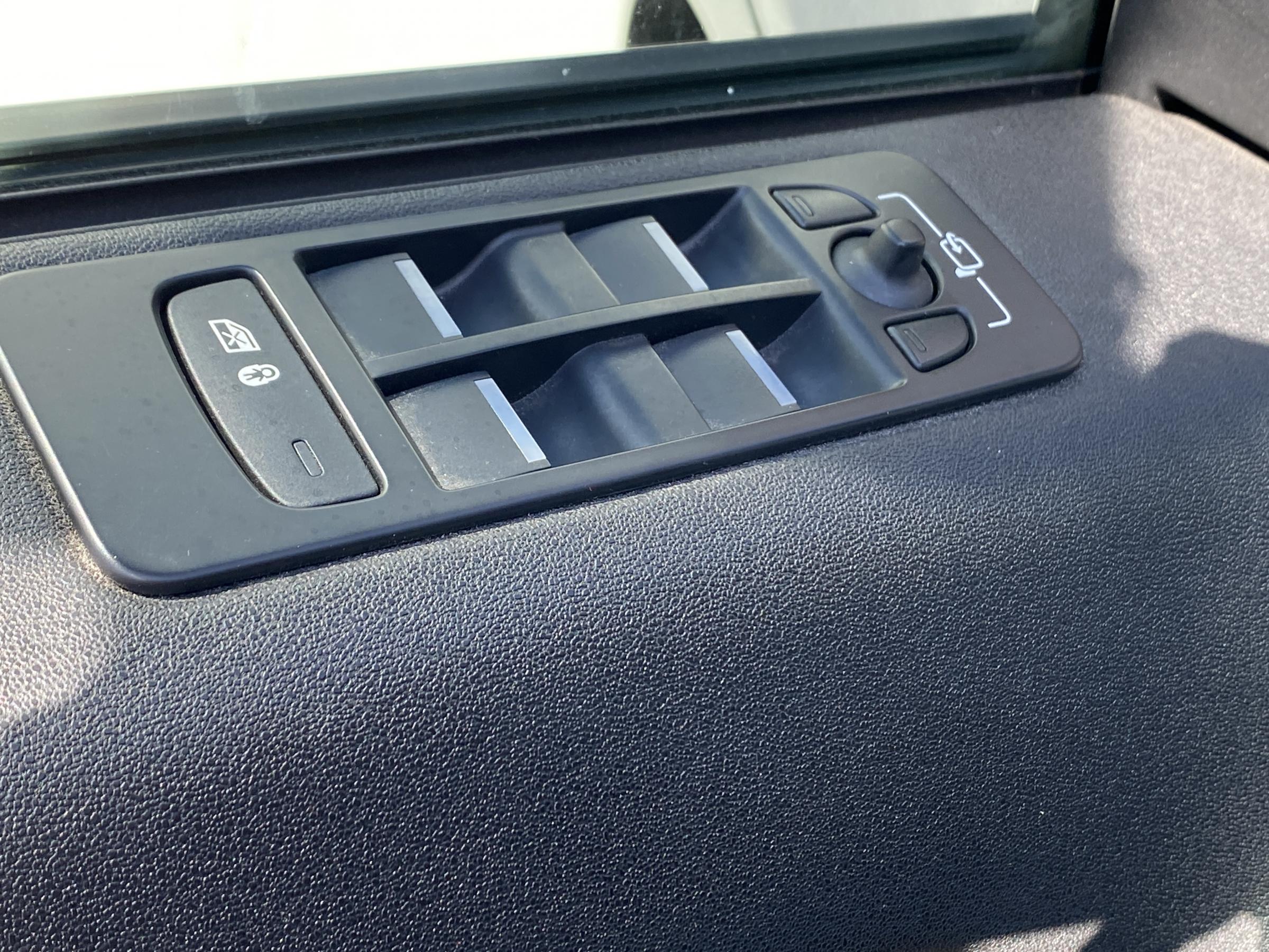 Land Rover Discovery Sport, 2016 - pohled č. 12