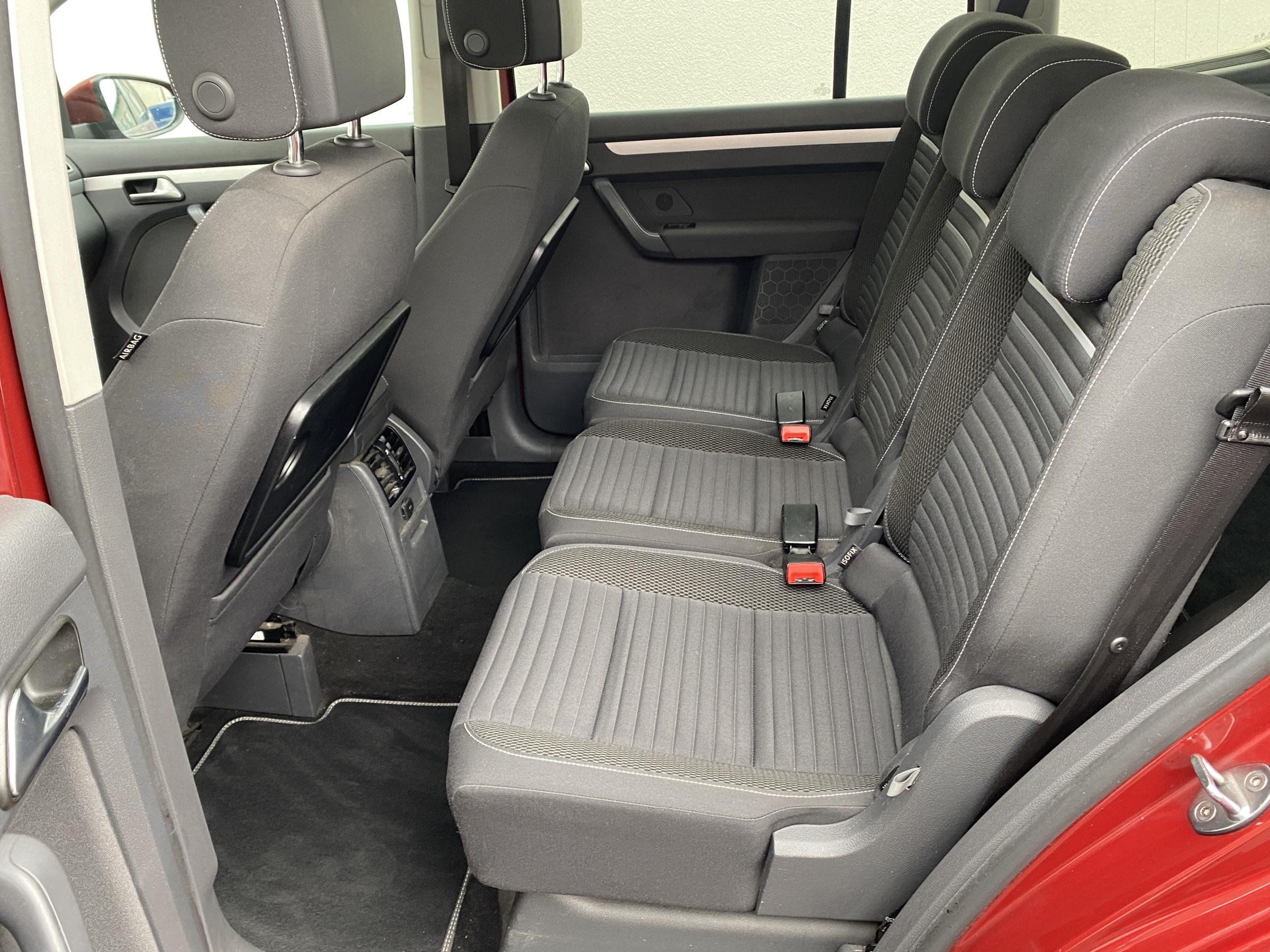 Volkswagen Touran, 2014 - pohled č. 10