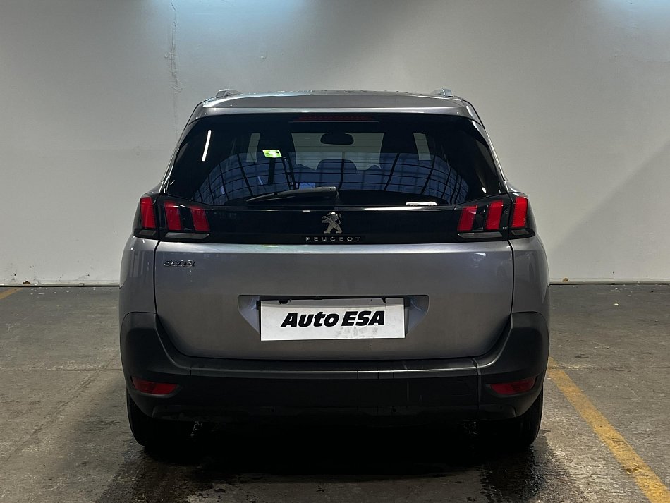 Peugeot 5008 1.5 HDi 