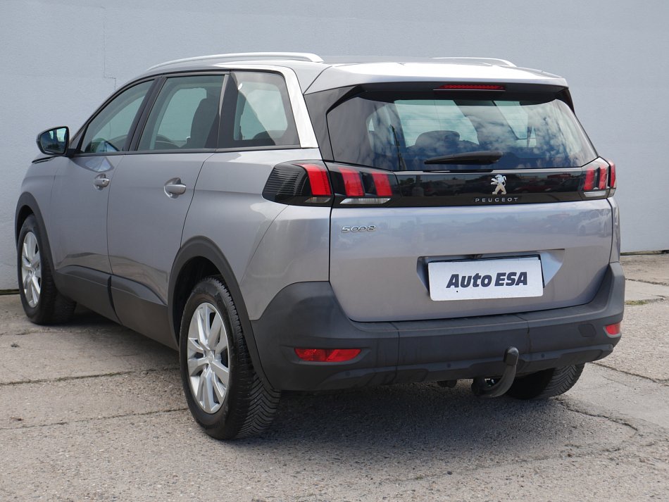 Peugeot 5008 1.2PT 