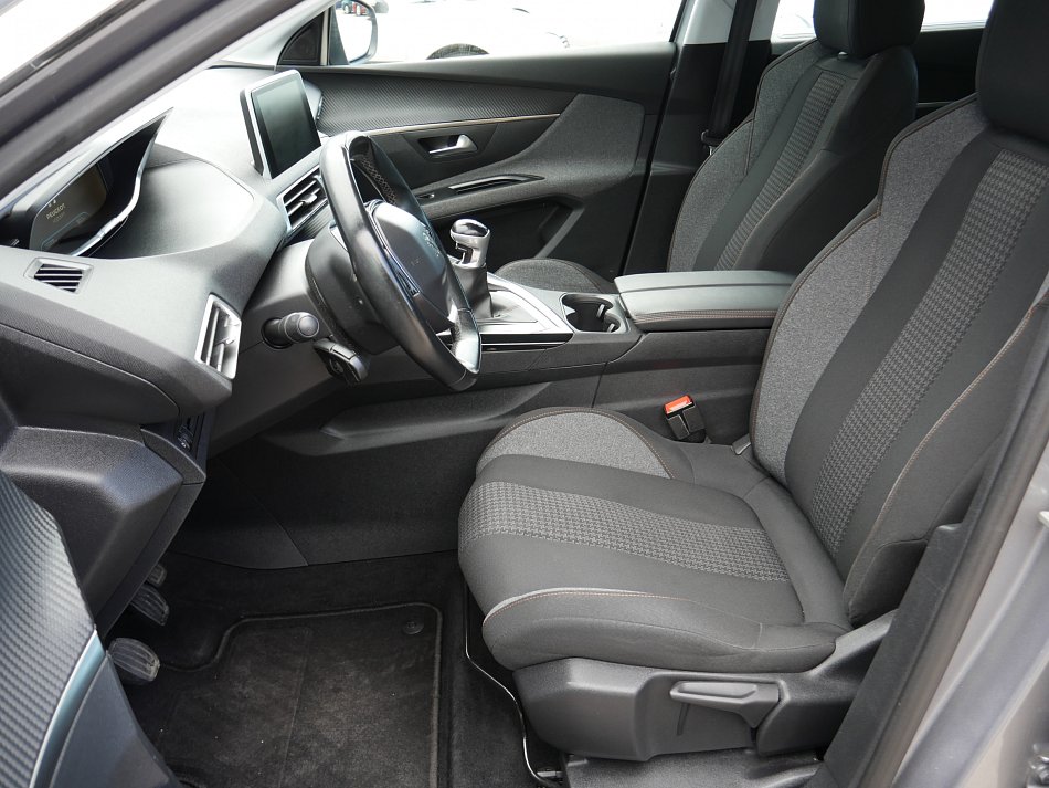 Peugeot 5008 1.2PT 