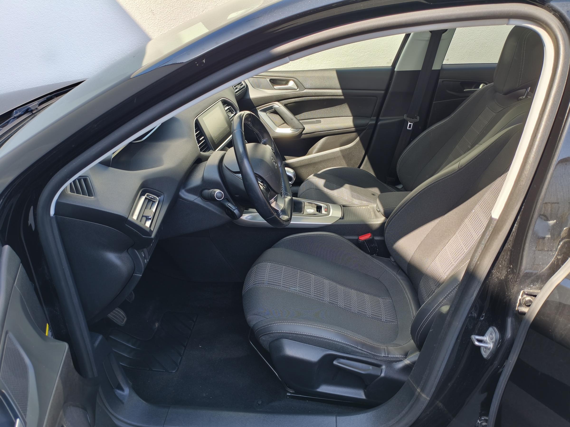 Peugeot 308, 2018 - pohled č. 14