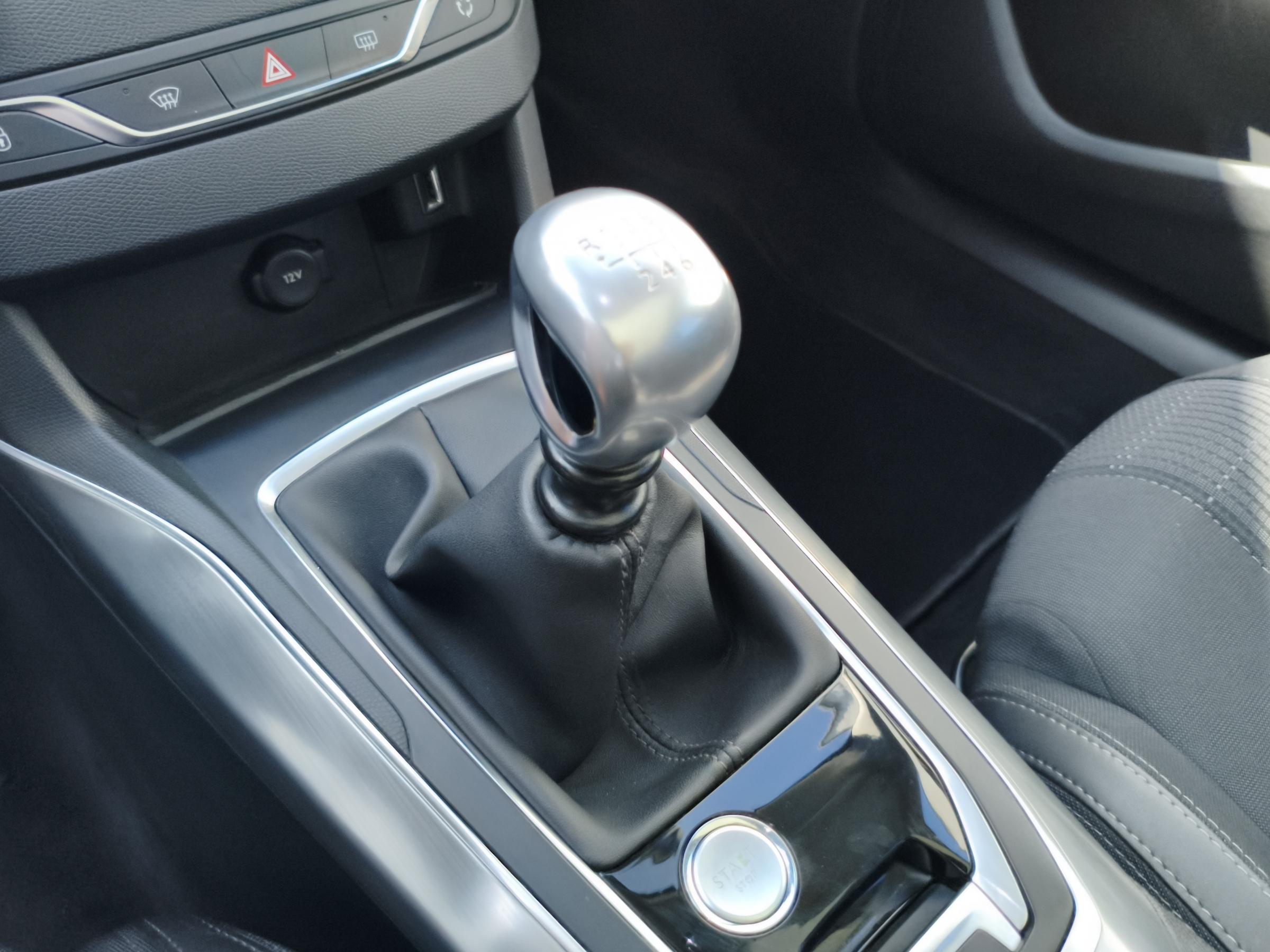 Peugeot 308, 2018 - pohled č. 19