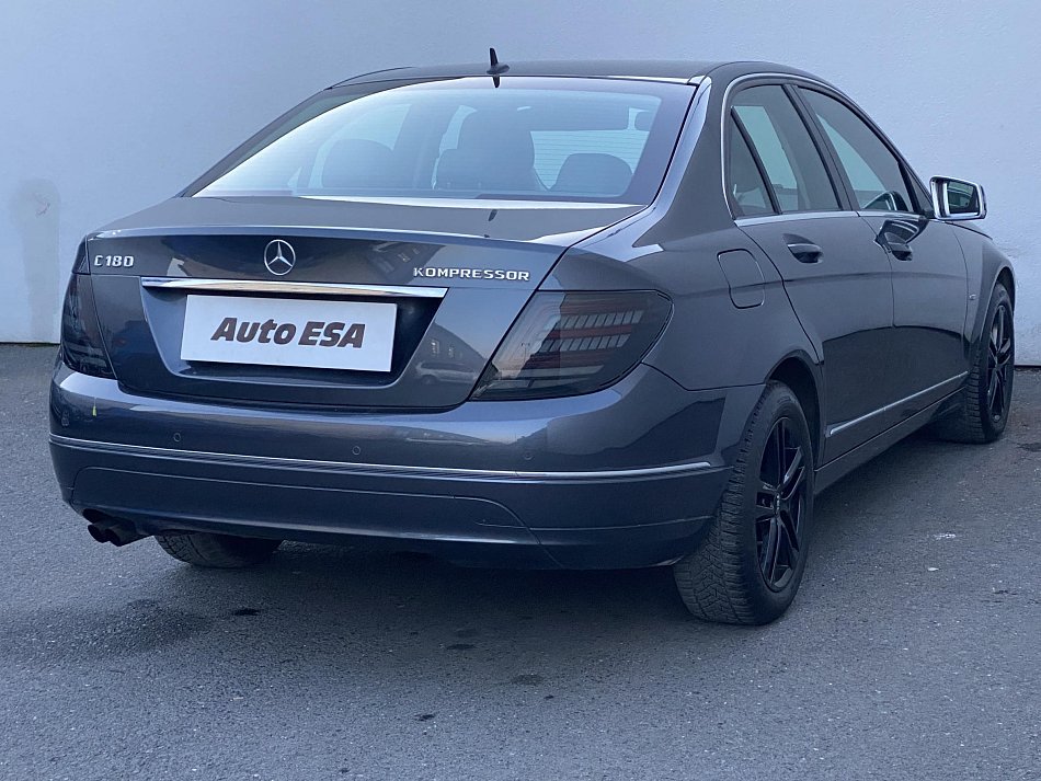 Mercedes-Benz Třída C 1.6T Elegance C180