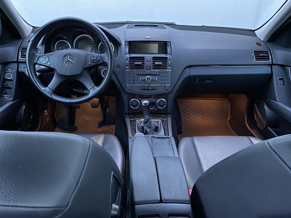 Mercedes-Benz Třída C 1.6T Elegance C180