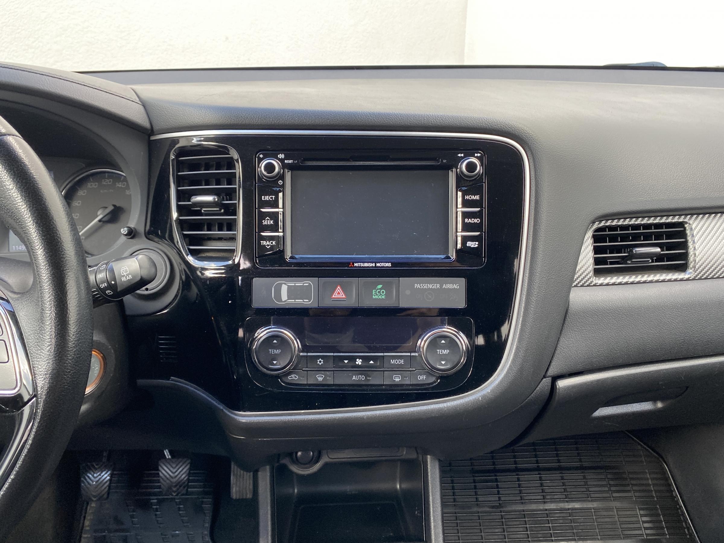 Mitsubishi Outlander, 2016 - pohled č. 12