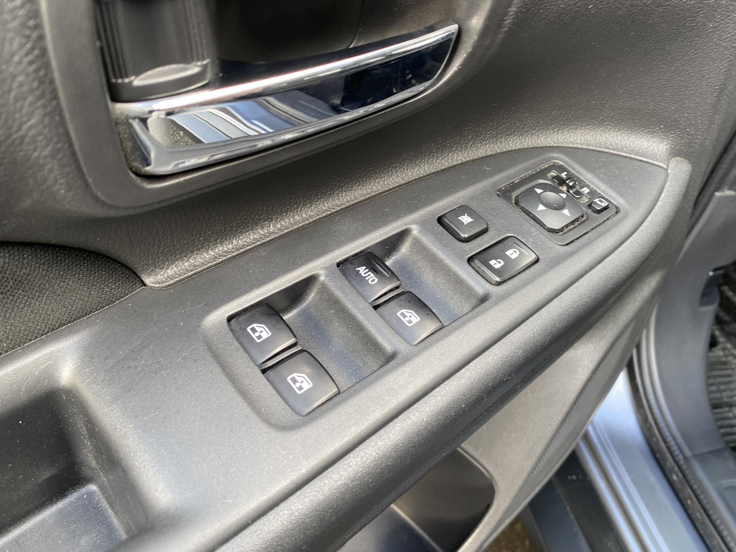 Mitsubishi Outlander, 2016 - pohled č. 13