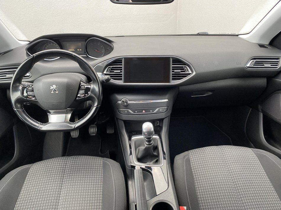 Peugeot 308 1.2i 
